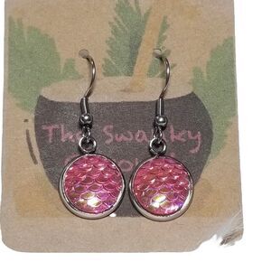 10/$25🦋 Swanky Coconut Pink Mermaid Scale Earrings